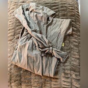 Boba wrap, one size, taupe, EUC, smoke free.